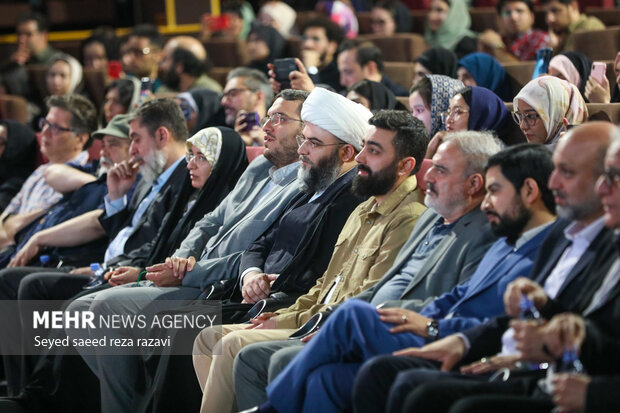 مراسم  اختتامیه چهاردهمین جشنواره فیلم ١٠٠