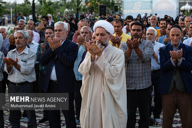 برگزاری آیین سنتی «پنجاه به در» و جشن بزرگ امام رضایی ها در قزوین
