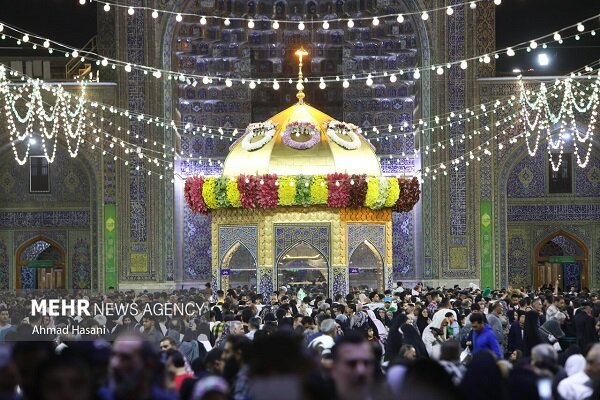 المرقد الرضوي يستضيف ملايين الزوار احتفالا بعيد ميلاد عشاق كافل الغزال