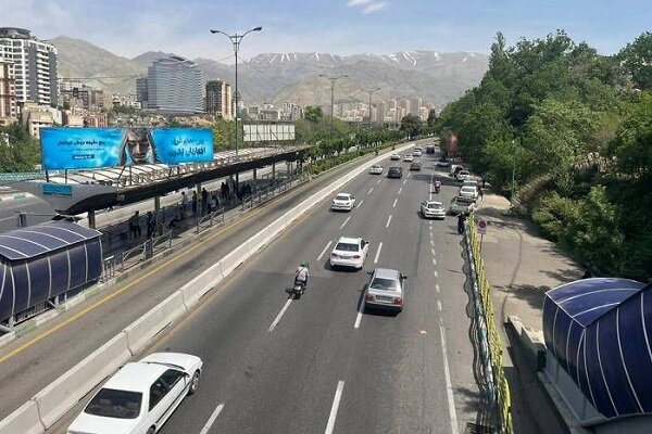 حذف گاردریل‌های فلزی در بزرگراه شهید چمران تهران