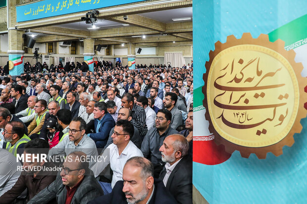 دیدار هزاران نفر از کارگران سراسر کشور با رهبر معظم انقلاب اسلامی