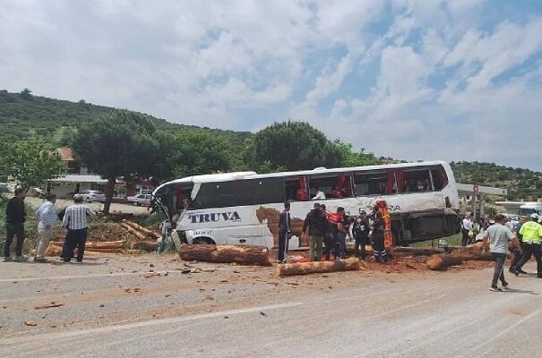 Çanakkale'de zincirleme kaza: 6 ölü