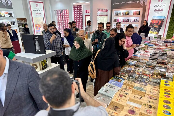 بازدید سخنگوی دولت از نمایشگاه کتاب