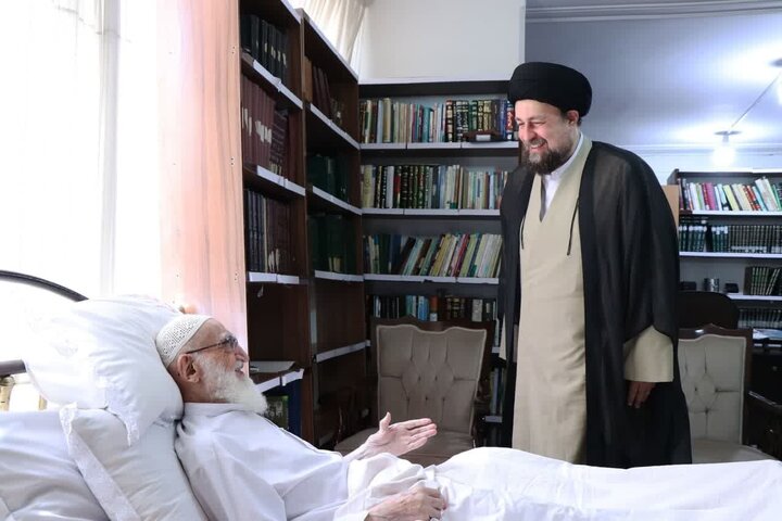 عیادت حجت الاسلام سید حسن خمینی از آیتالله نوری همدانی در قم