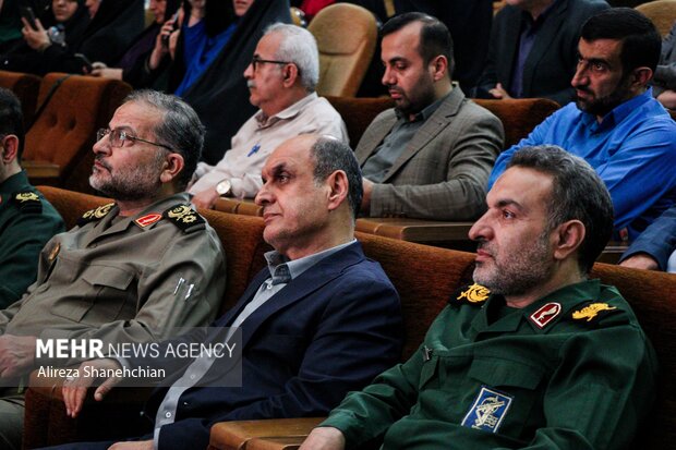همایش طلایه داران اقتصاد مقاومتی در گیلان