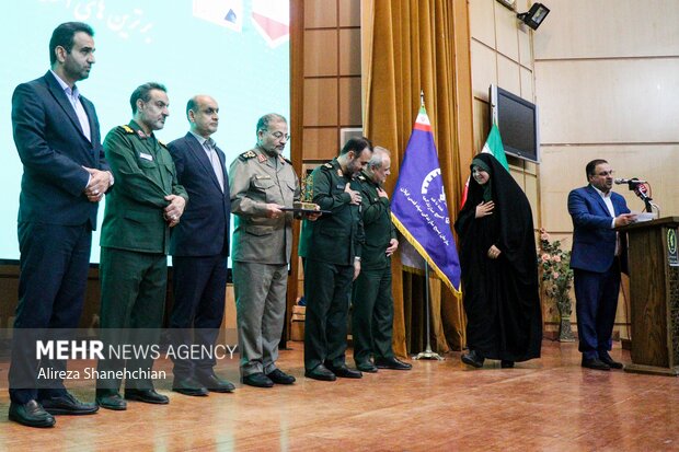 همایش طلایه داران اقتصاد مقاومتی در گیلان