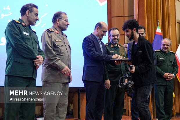 همایش طلایه داران اقتصاد مقاومتی در گیلان