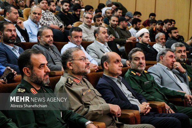 همایش طلایه داران اقتصاد مقاومتی در گیلان