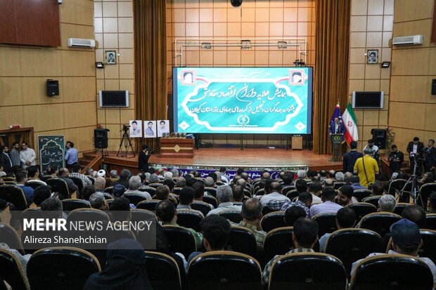 همایش طلایه داران اقتصاد مقاومتی در گیلان