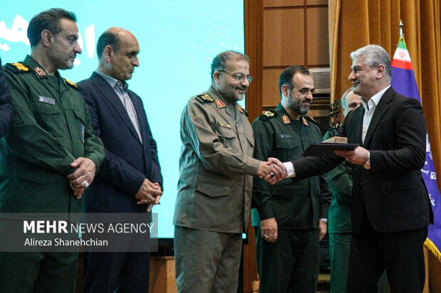 همایش طلایه داران اقتصاد مقاومتی در گیلان