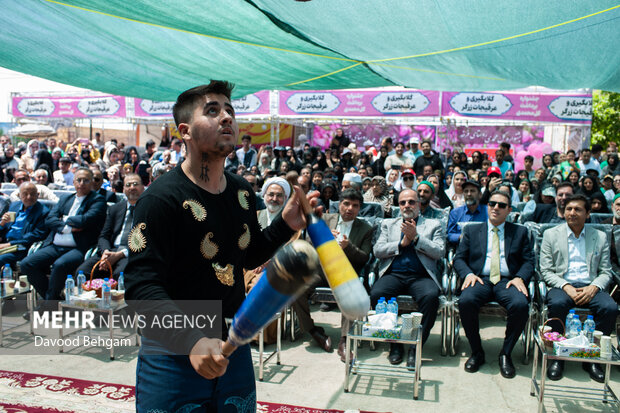دهمین جشنواره گل محمدی در مشهد
