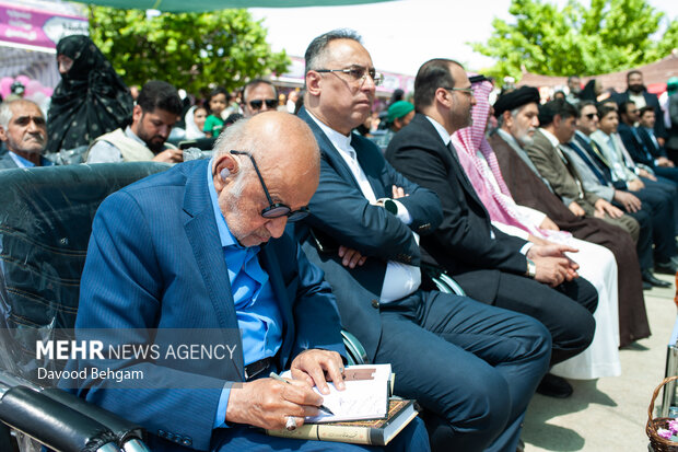دهمین جشنواره گل محمدی در مشهد