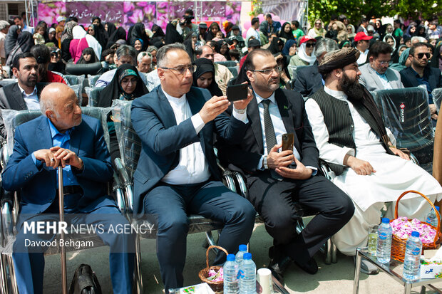 دهمین جشنواره گل محمدی در مشهد