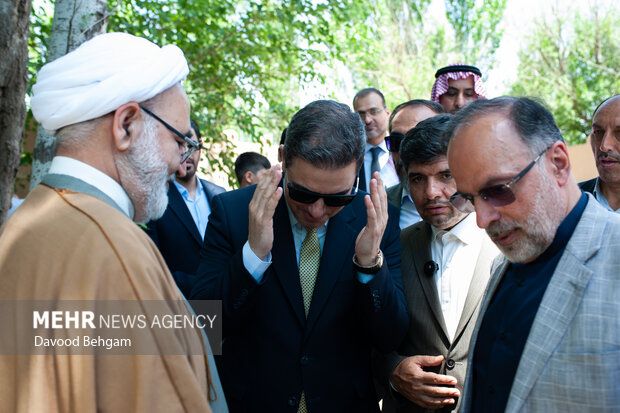 دهمین جشنواره گل محمدی در مشهد