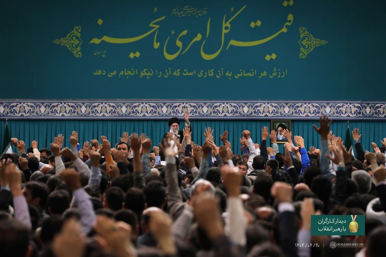 هزاران نفر از کارگران سراسر کشور با رهبر انقلاب دیدار کردند