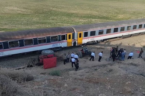 تراكتور،قطار،سرعت،حادثه