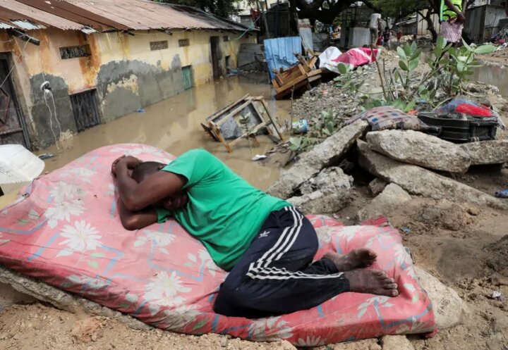 ۱۰ ساعت باران پس از خشکسالی طولانی بارید؛ مردمان انگشت به دهان ماندند