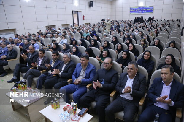 ششمین اجلاسیه نماز دانش‌آموزی در سنندج