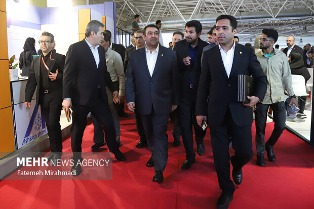 بازدید مدیرعامل بانک ملی ایران از  بیست‌ و نهمین نمایشگاه بین‌المللی نفت