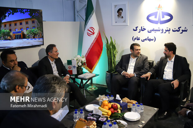 بازدید مدیرعامل بانک ملی ایران از  بیست‌ و نهمین نمایشگاه بین‌المللی نفت