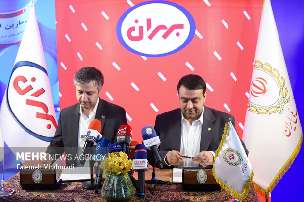 بازدید مدیرعامل بانک ملی ایران از  بیست‌ و نهمین نمایشگاه بین‌المللی نفت