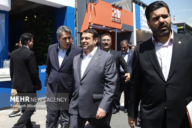 بازدید مدیرعامل بانک ملی ایران از  بیست‌ و نهمین نمایشگاه بین‌المللی نفت