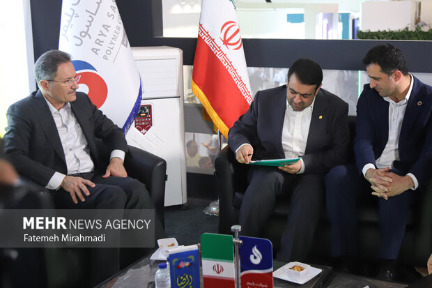 بازدید مدیرعامل بانک ملی ایران از  بیست‌ و نهمین نمایشگاه بین‌المللی نفت