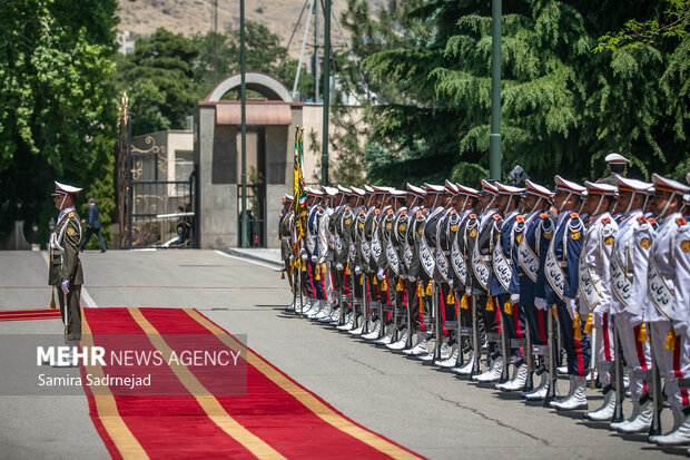 استقبال رسمی از نخست وزیر ازبکستان
