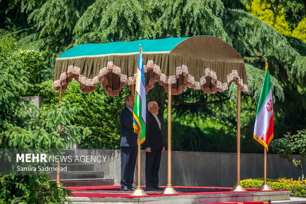 استقبال رسمی از نخست وزیر ازبکستان