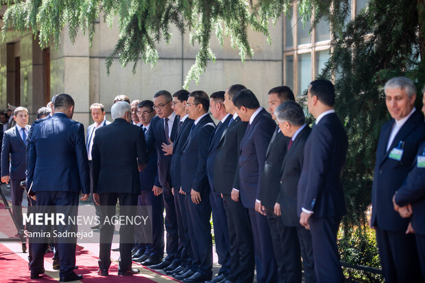 استقبال رسمی از نخست وزیر ازبکستان