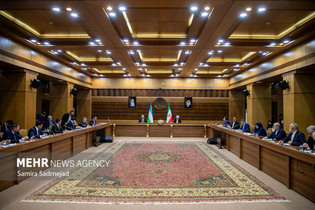 استقبال رسمی از نخست وزیر ازبکستان