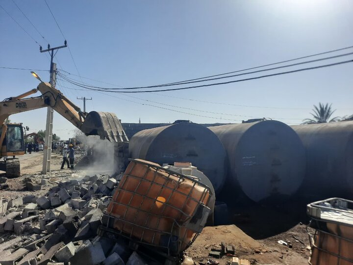 کشف بیش از ۴ هزار لیتر سوخت قاچاق در هنگ مرزی تایباد کشف بیش از ۴ هزار لیتر سوخت قاچاق در هنگ مرزی تایباد