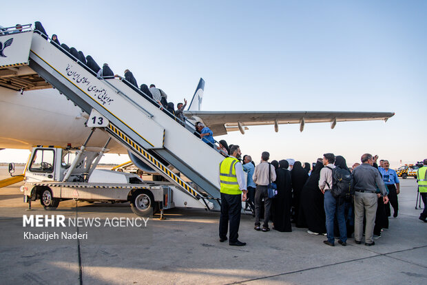 اعزام زائرين سرزمین وحی از فرودگاه اصفهان