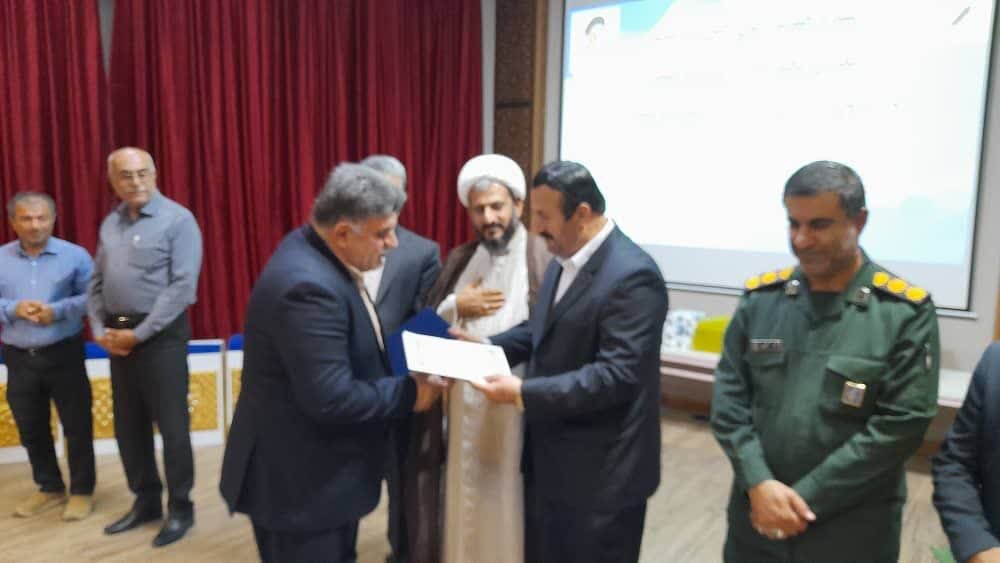 معلمان و مدیران آموزش و پرورش نقشی کلیدی در توسعه فرهنگی دارند