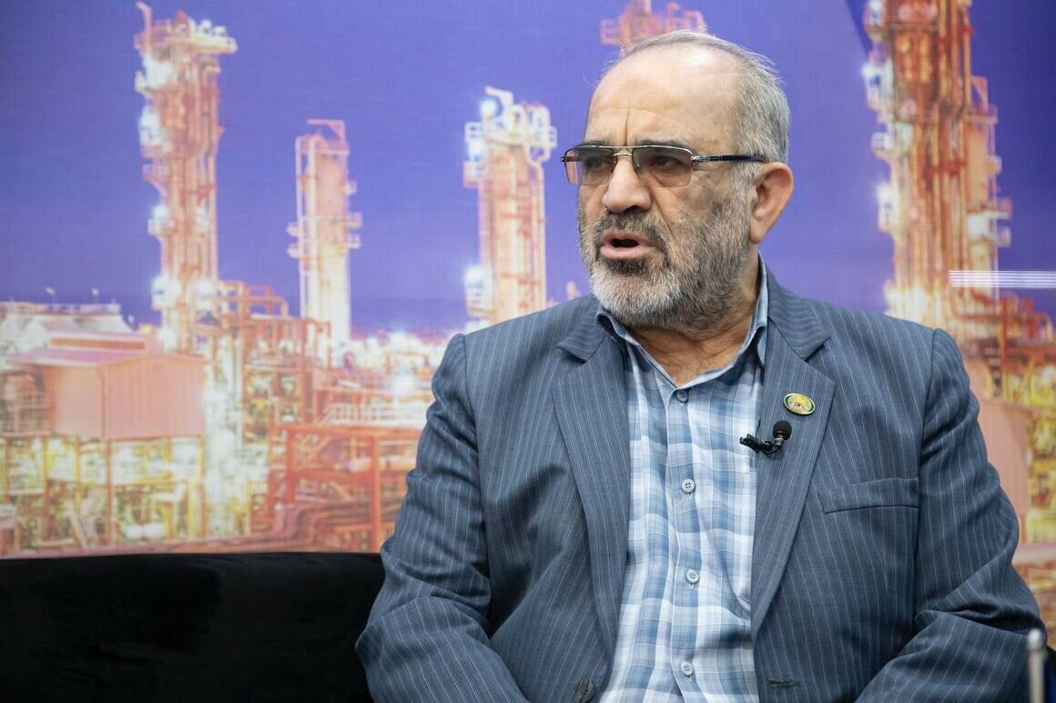 مجتهدي،فني،داخلي،نمايشگاه،خارجي،نفت،توسعه