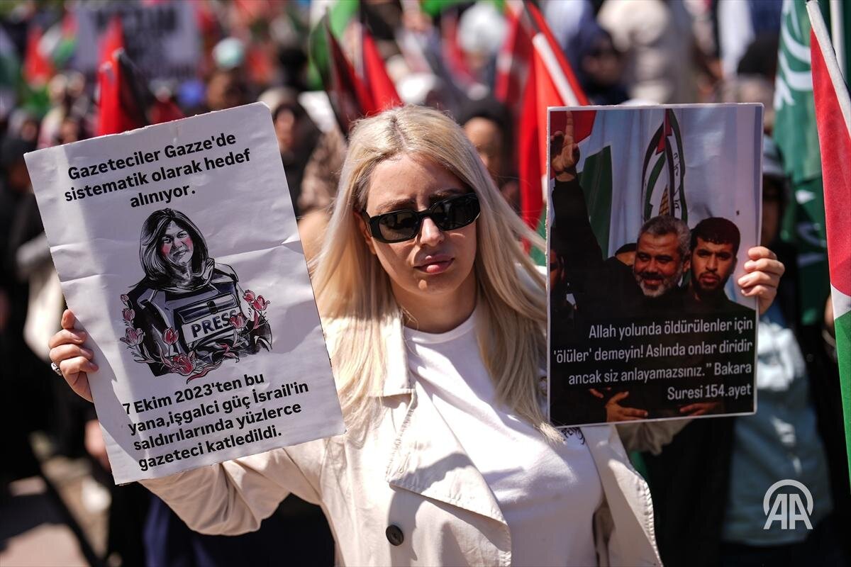 تجمع هزاران نفری مردم در استانبول در حمایت از غزه+ تصاویر