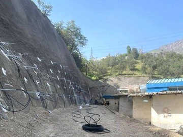 عملیات پایدارسازی دیواره ۱۸ متری گلابدره در مراحل پایانی است