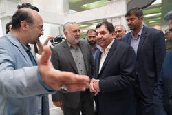 بازدید محمد مخبر از نمایشگاه کتاب