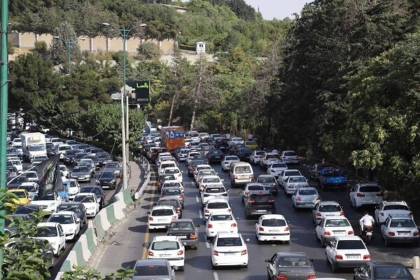 ترافیک پرحجم و سنگین در اکثر معابر و بزرگراههای پایتخت ترافیک پرحجم و سنگین در اکثر معابر و بزرگراههای پایتخت