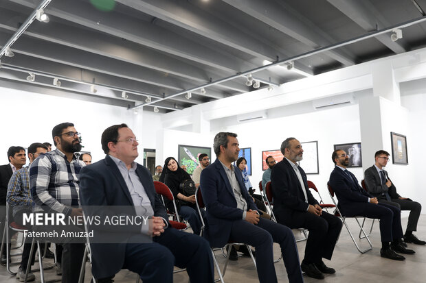 افتتاحیه نمایشگاه عکس اسپوتنیک