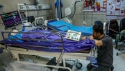راز قلب قرمز روی گواهینامه‌ها؛ تصمیم ۳۰۰ هزار ایرانی برای نجات هموطنان