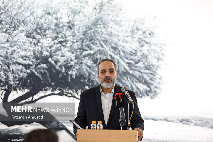 نمایشگاه «آندری اِستِنین» در تهران؛ عکسهایی از رنج و امید انسانها