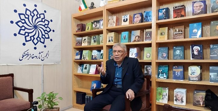 فعالیت فرهنگی درآمدزا نیست