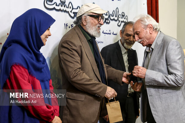 ایرج راد در آئین پاسداشت و تکریم هنرمندان پیشکسوت متولد اردیبهشت ماه