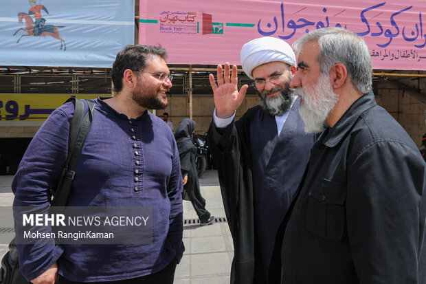 بازدید رئیس سازمان تبلیغات اسلامی از سی و ششمین نمایشگاه بین المللی کتاب