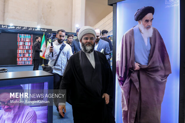 بازدید رئیس سازمان تبلیغات اسلامی از سی و ششمین نمایشگاه بین المللی کتاب