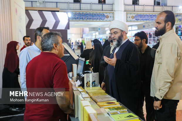 بازدید رئیس سازمان تبلیغات اسلامی از سی و ششمین نمایشگاه بین المللی کتاب