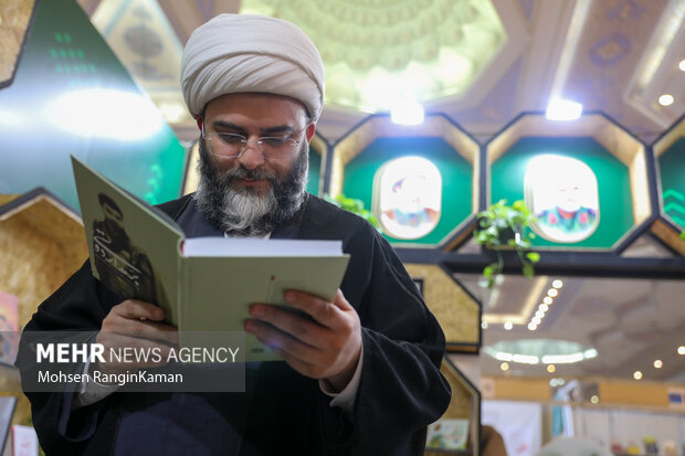 بازدید رئیس سازمان تبلیغات اسلامی از سی و ششمین نمایشگاه بین المللی کتاب