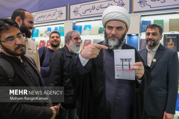 بازدید رئیس سازمان تبلیغات اسلامی از سی و ششمین نمایشگاه بین المللی کتاب