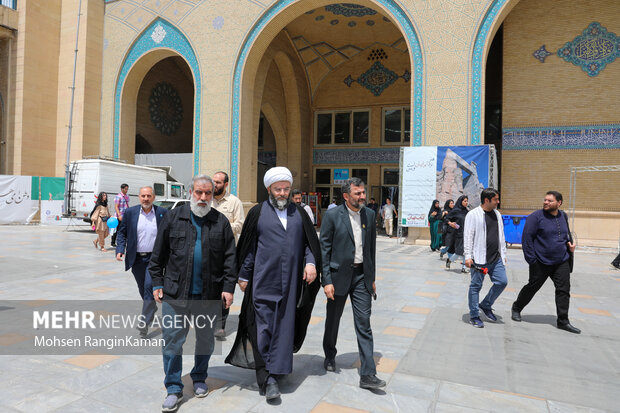 بازدید رئیس سازمان تبلیغات اسلامی از سی و ششمین نمایشگاه بین المللی کتاب